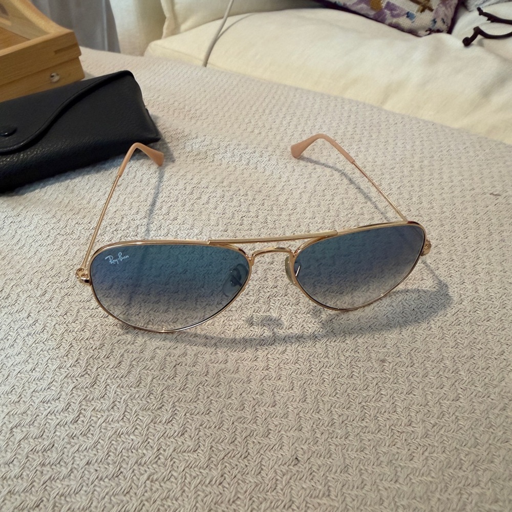 Ray-Ban Gold Aviator Sunglasses with Blue Lenses - Picture 3 of 4